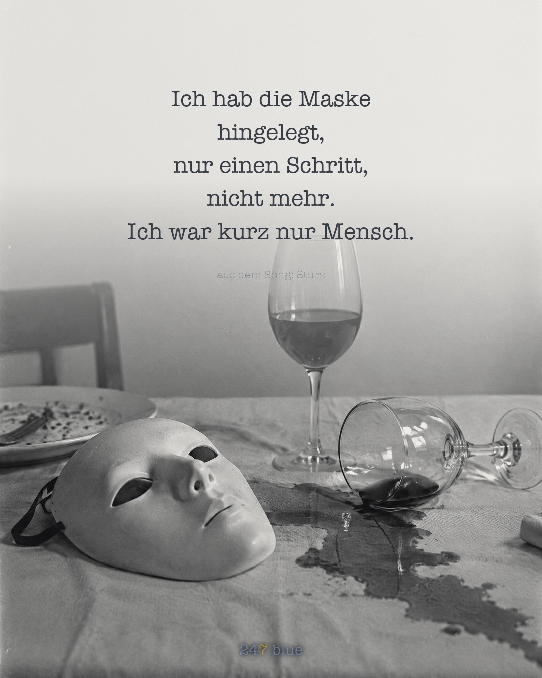Bild zu „STURZ“ mit der Liedzeile: Ich hab die Maske hingelegt, nur einen Schritt, nicht mehr. Ich war kurz nur Mensch.