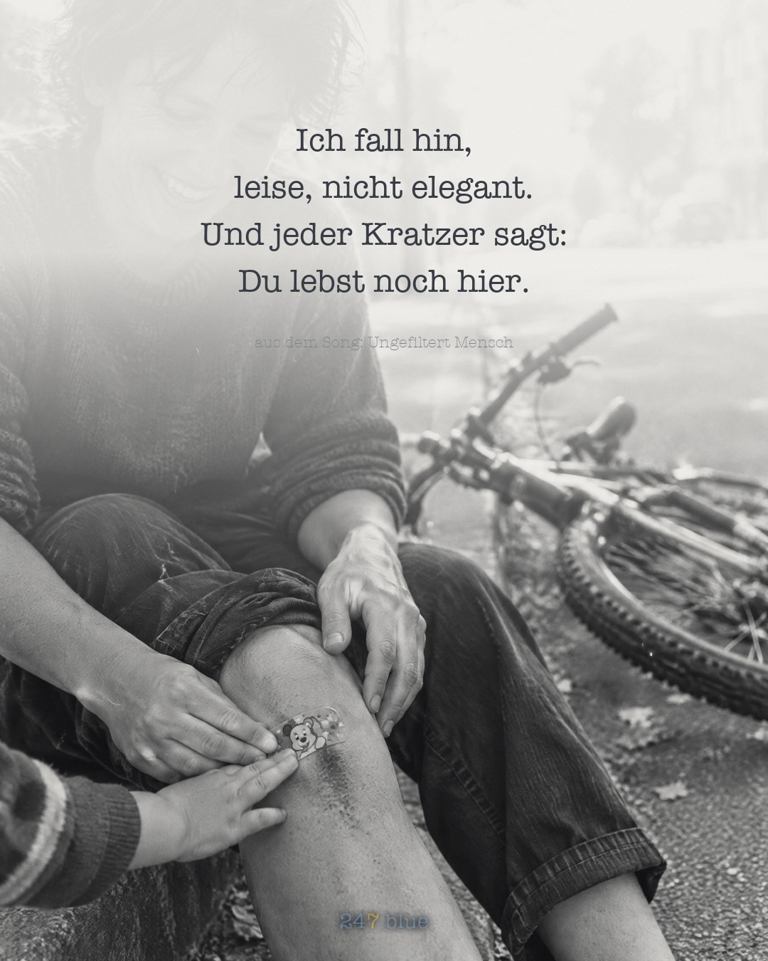 Bild zu „Ungefiltert Mensch“ mit der Liedzeile: Ich fall hin, leise, nicht elegant. Und jeder Kratzer sagt: Du lebst noch hier.